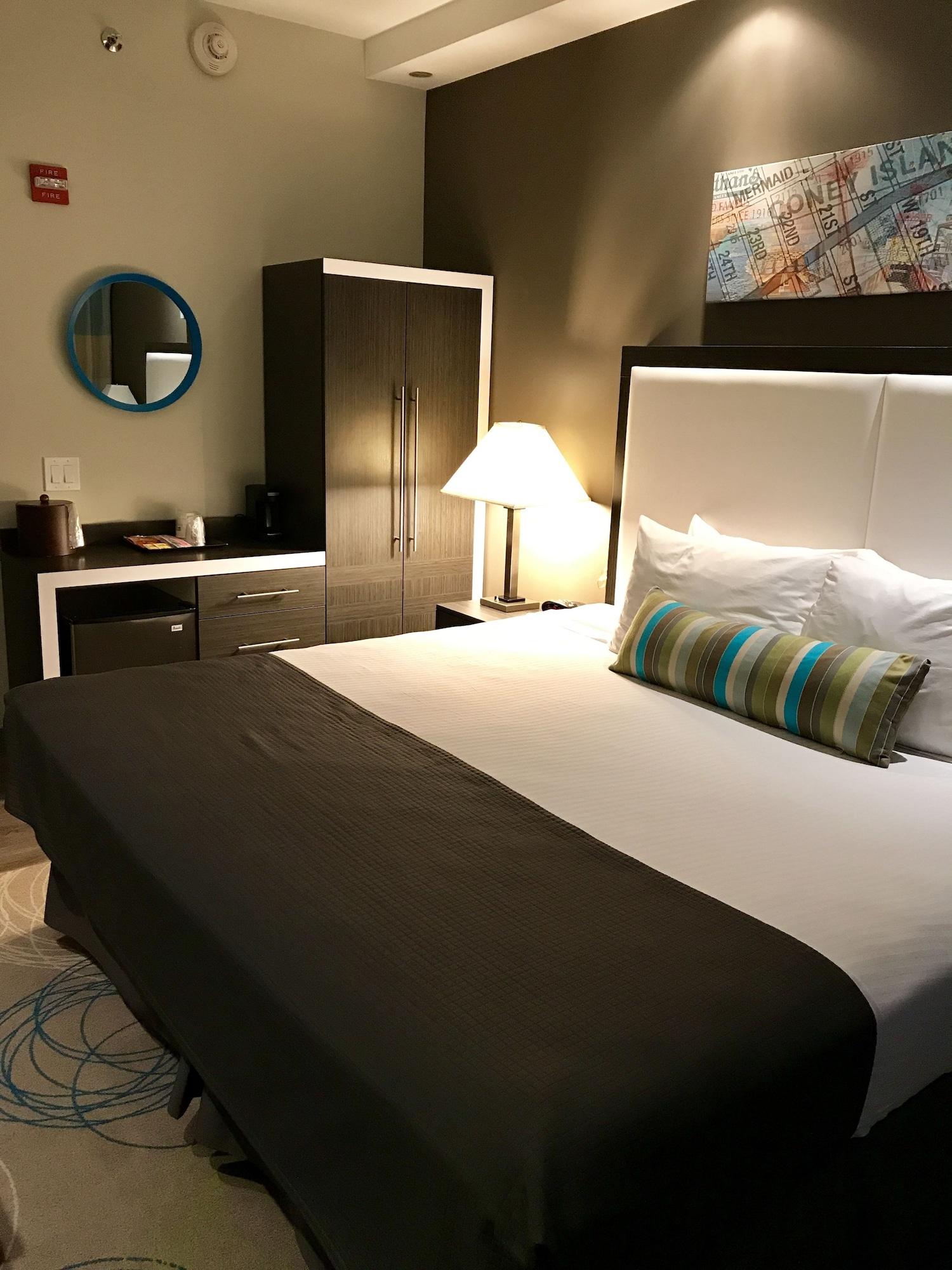 Best Western Plus Brooklyn Bay Hotel New York Exterior photo
