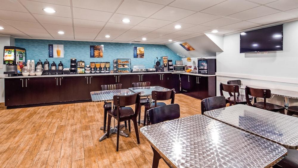 Best Western Plus Brooklyn Bay Hotel New York Exterior photo