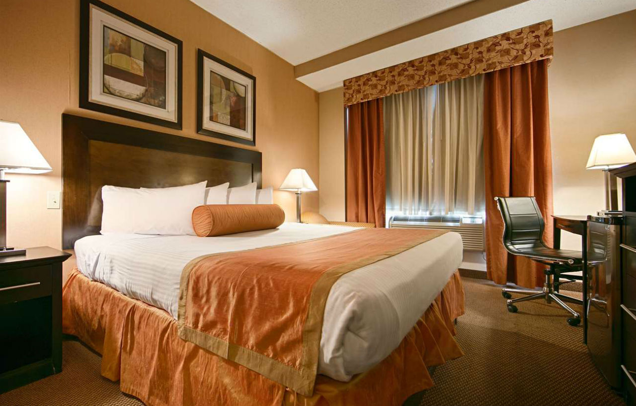 Best Western Plus Brooklyn Bay Hotel New York Exterior photo